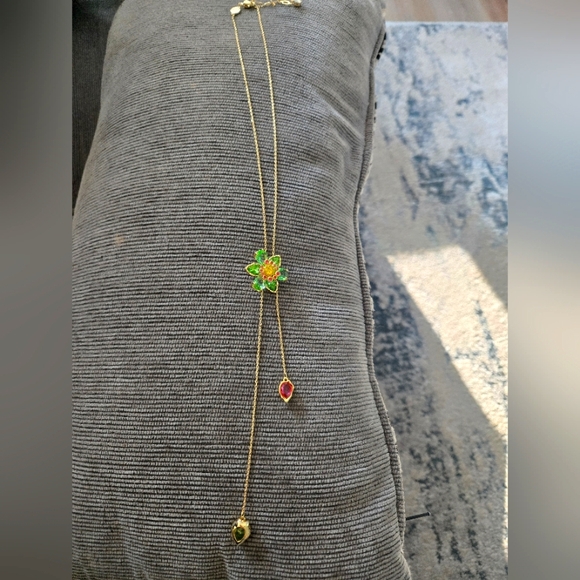 Swarkovski 18kgp Elegant Gold Necklace with Green and Red Accents - Picture 1 of 12